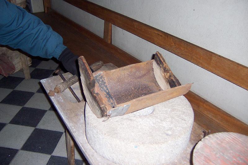 2006 -2.jpg - 2006 marzec. Starocie czekają na swój czas